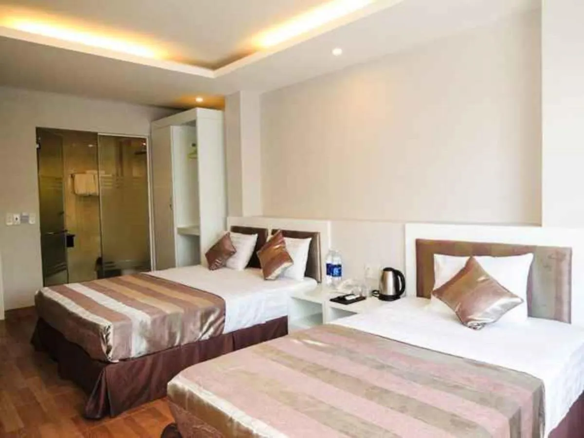 Van Nam Hotel Nha Trang 2*,