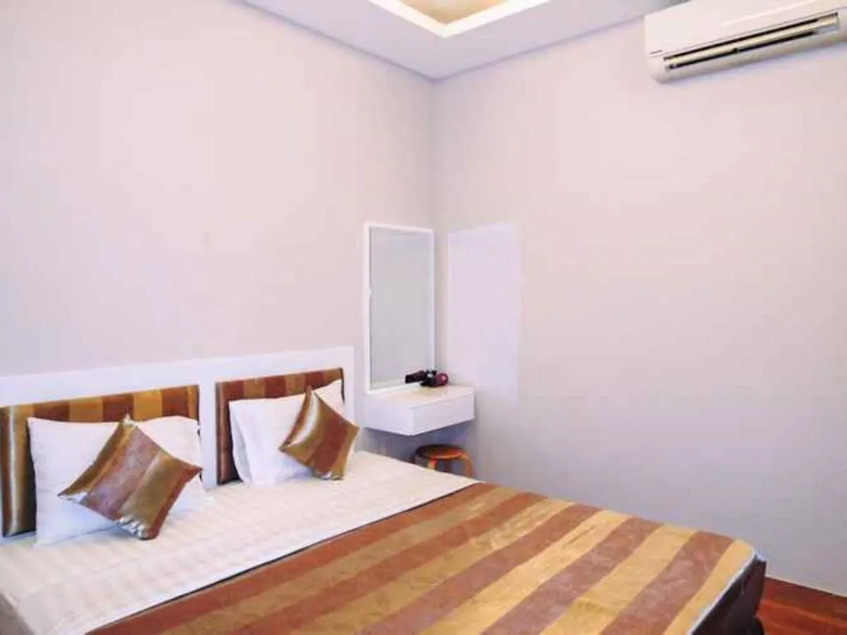 Van Nam Hotel Nha Trang 2*,